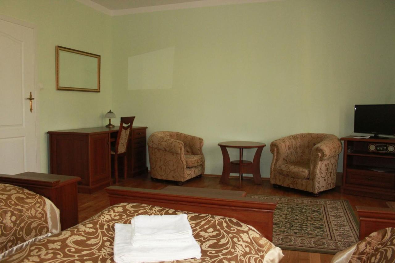 Palac W Nosowie Nosowo Bagian luar foto